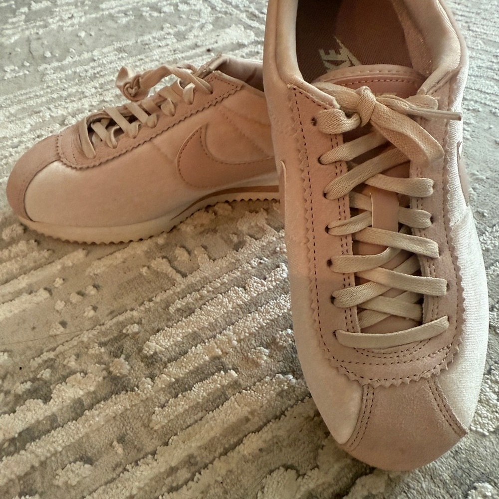 Nike Pink Cortez Sneakers Classic Design